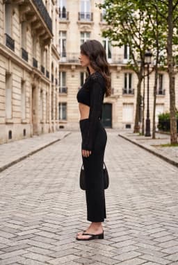 Crop Top in Maglia Traforata a Maniche Lunghe Nero