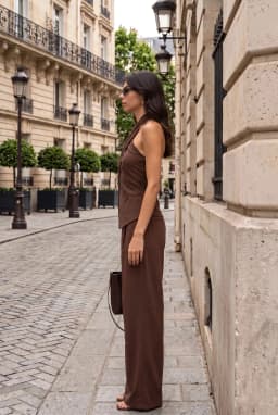 Conjunto de Dos Piezas de Lino Marrón con Cuello Halter Cruzado