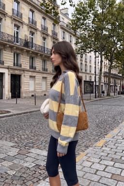Randig Stickad Tröja med Polokrage – Grå Oversized Jumper — Grå