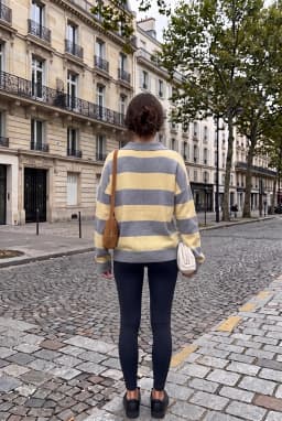 Randig Stickad Tröja med Polokrage – Grå Oversized Jumper — Grå