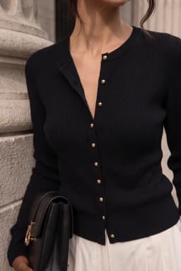 Maglia Nera da Donna a Girocollo con Bottoni — Nero