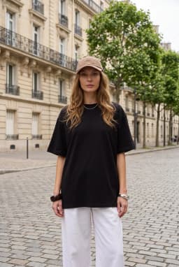 Camiseta Oversize Negra de Algodón Ajuste Relajado para Mujer