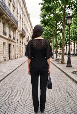 Blusa Feminina Preta Vazada Transparente com Amarração na Cintura e Acabamento Metalizado — Preto