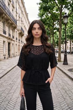 Blusa Feminina Preta Vazada Transparente com Amarração na Cintura e Acabamento Metalizado — Preto