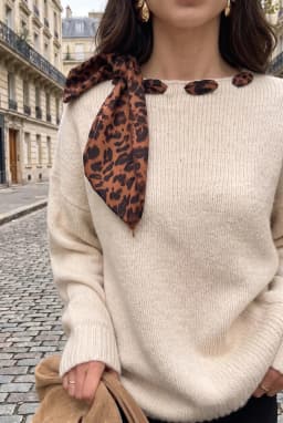 Stickad Tröja med Båtringning och Sjal-detalj för Dam — Beige