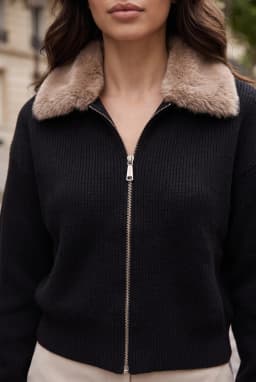 Damen Strickpullover mit Reißverschluss und Kunstfellkragen — Schwarz